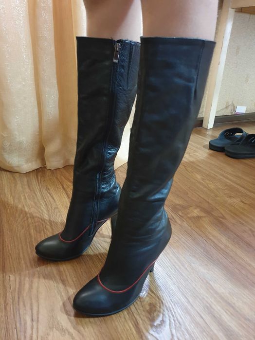 Кожанные женские ботинки