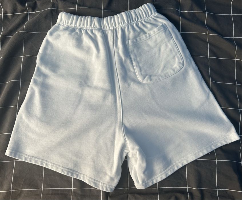 Къси панталони ESSENTIALS