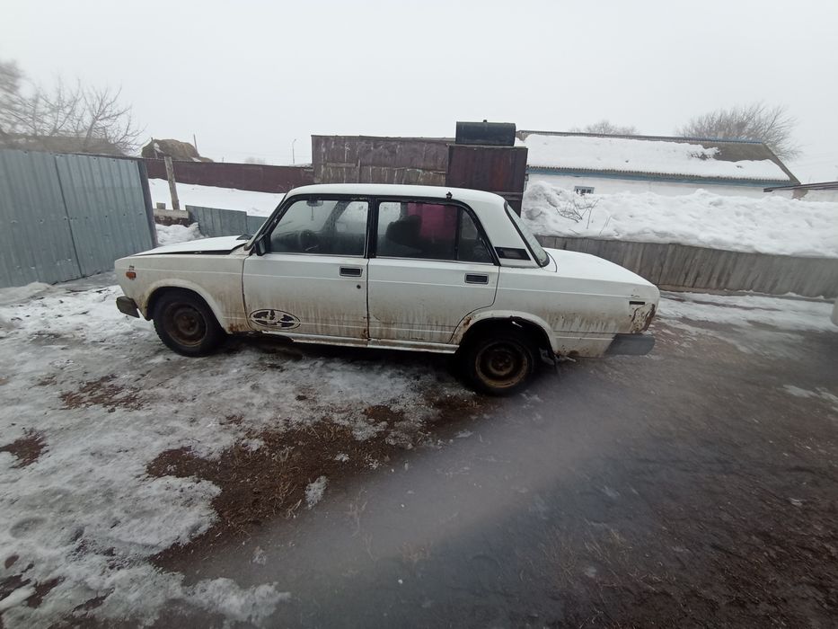 Продам ВАЗ 2107 в нерабочем состоянии
