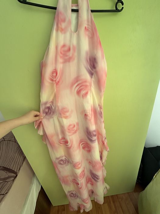 Rochie cu volanase de vara