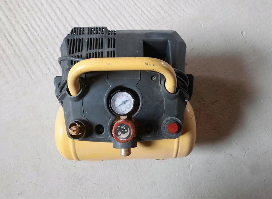 Compresor aer Powerplus POWX 1721 1100W 6L fara ulei 1,5cp, 8 Bari