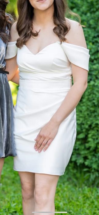 Официална бяла рокля