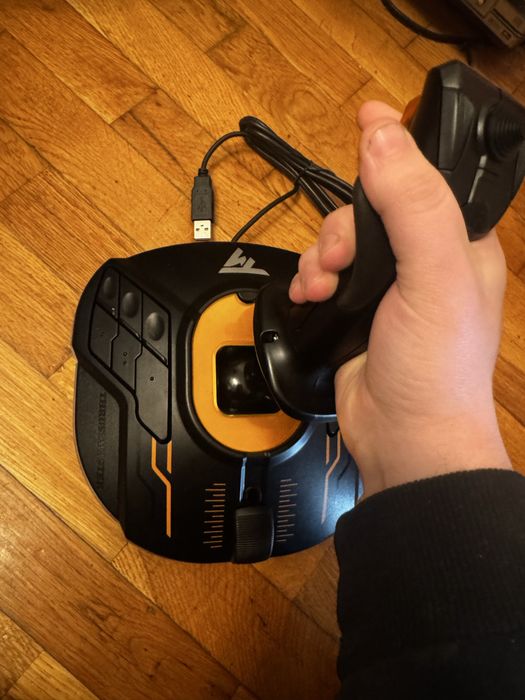 Джойстик за компютър