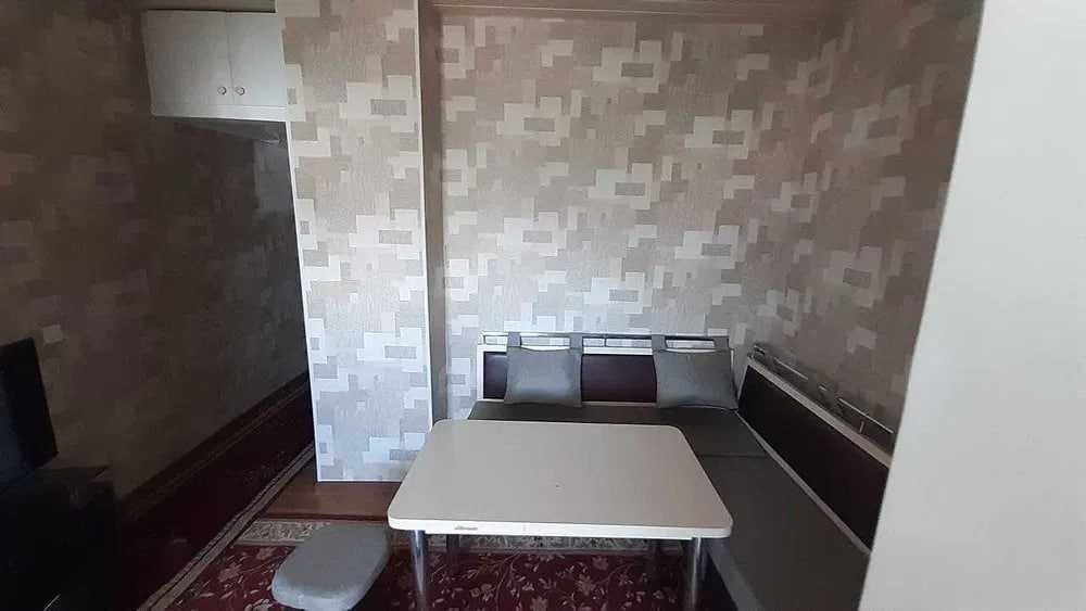 Beruni Metrosi Yonida 2 xona 71m2 Kvartira zudlik bilan sotiladi !