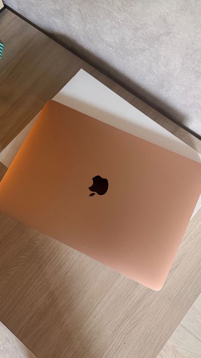 MacBook Air 13” Apple M1 (8/256 ГБ) Gold