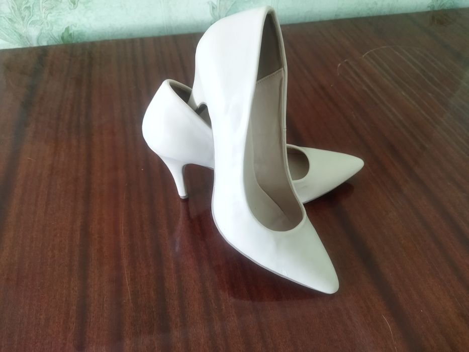 Продам туфли женские