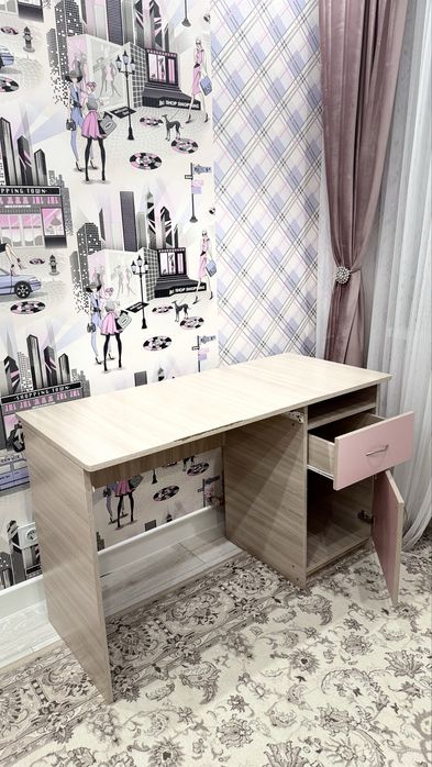 Продам шифоньер, пенал и стол. Цена от 5 тыс