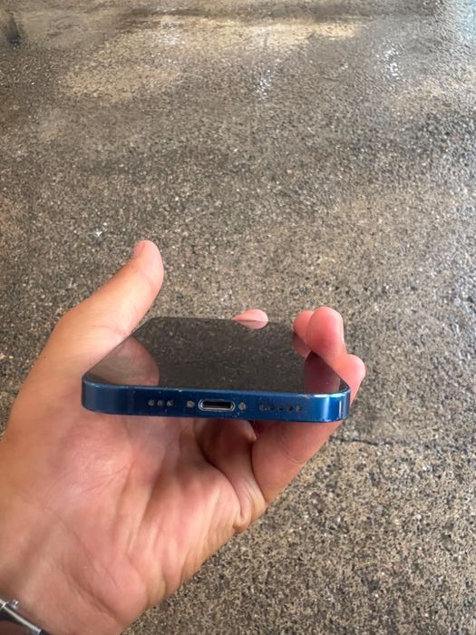 IPhone 12.       128GB
