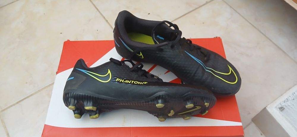 Детски футболни обувки