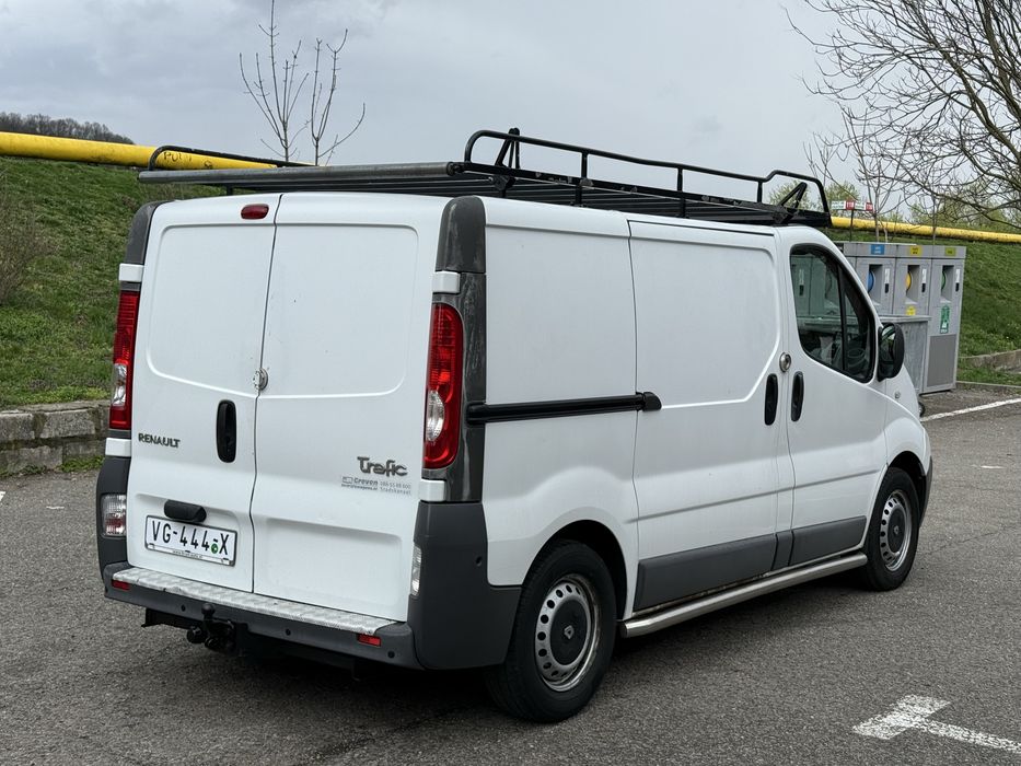 Renault Trafic 2.0 Dci Euro 5 cu 3 Locuri si Marfa