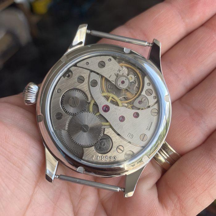 Ръчен часовник Молния