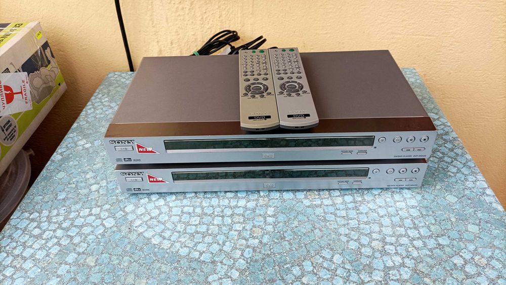 DVD плейъри Sony DVP-NS433,