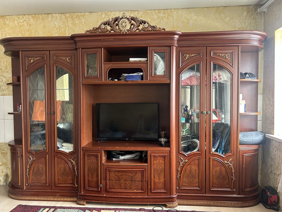 Стенка, сервант для гостиной