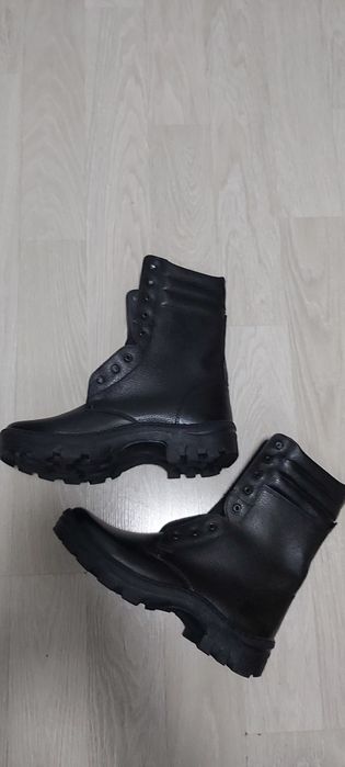 Продам зимние берцы НОВЫЕ