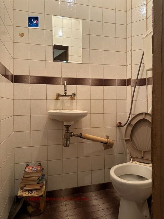 Продава се Тристаен апартамент в Плевен, Сторгозия - 96 кв.м за 1146 €/кв.м - Снимка #10