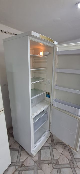 Продам холодильник indesit в отличном состоянии.