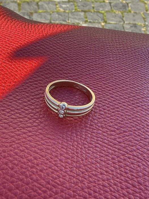 Vand inel cu 3 diamante