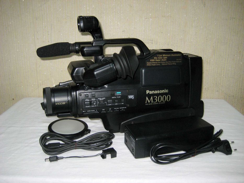 Видеокамера Panasonic M3000 кассетный идеальном рабочим состоянии!