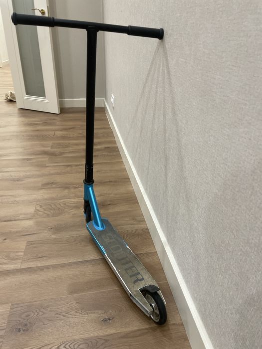 Продается трюковый самокат б/у