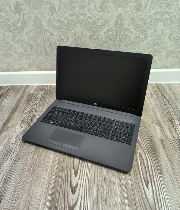 Мощный ноутбук HP 250 G7/Core i5-8265/SSD/8 Гб ОЗУ/8 ядер/Evolution