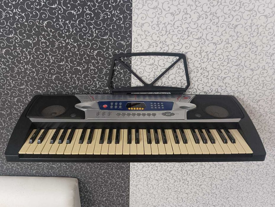 Музыкальный синтезатор