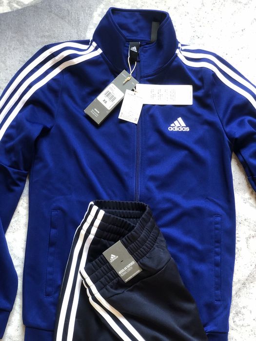 Женский спортивный костюм