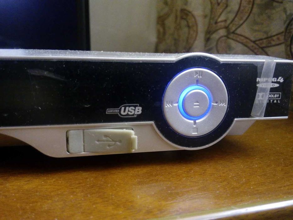 DVD  плеер на запчасти или восстановление