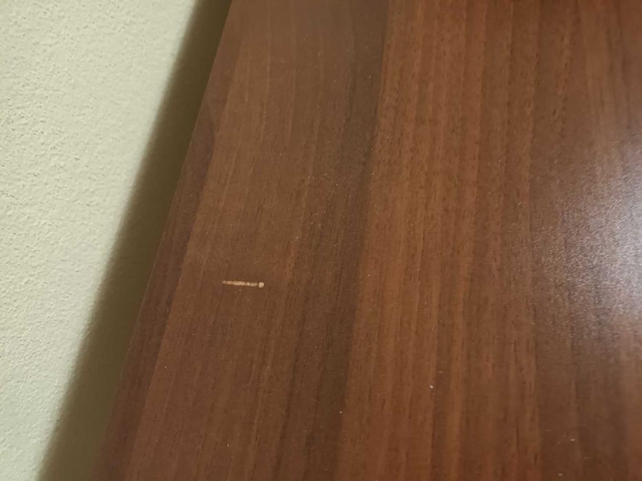 Офис бюро с чекмеджета