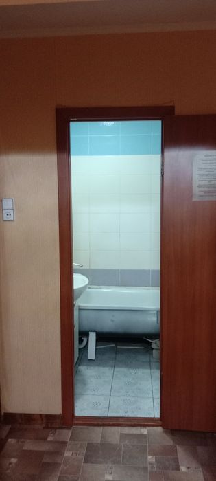 Сдается квартира в районе 1000 мелочей где кафе.  Хан