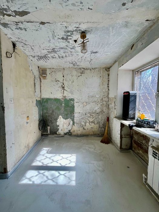 1-комнатная по Республике ][