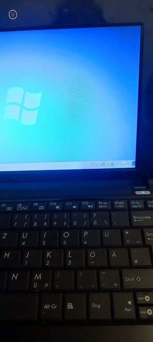 Asus Eee PC 1005HA лаптоп