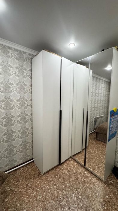 Продам угловой шкаф