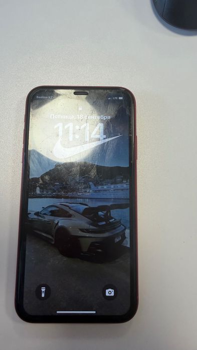 Продам iPhone XR