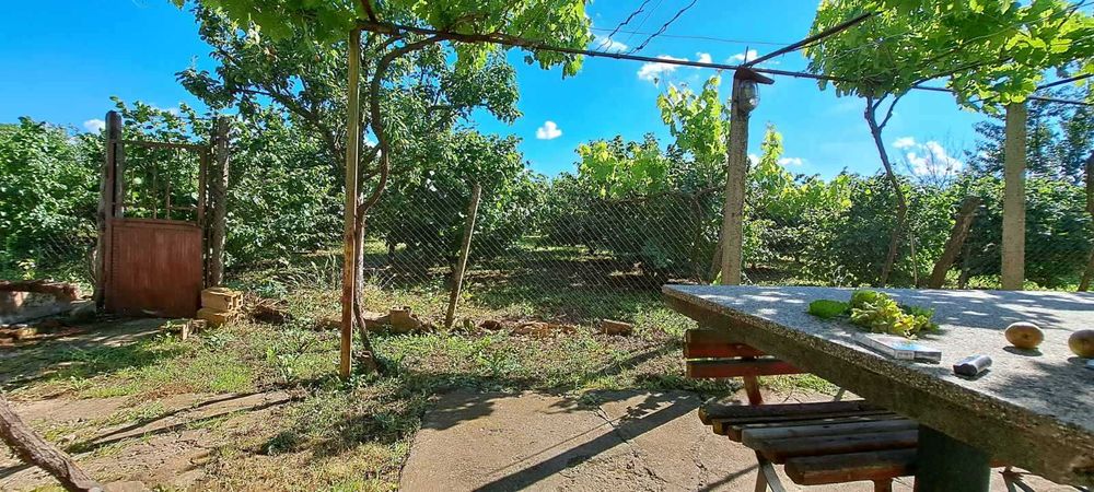 Продавам къща и два парцела. Гр.Завет, област Разград