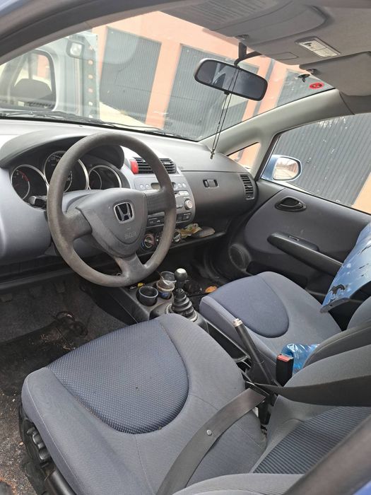 Продавам Хонда джаз на части