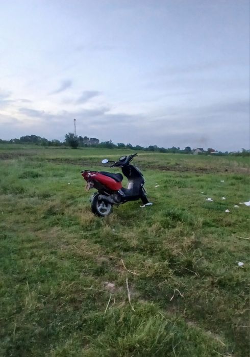 Vând sau schimb scuter kymco super 9 50cc