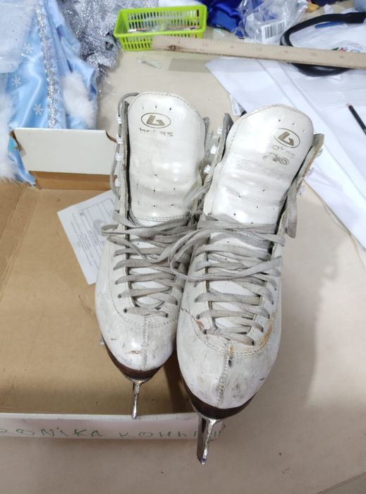 Коньки фигураные Botas