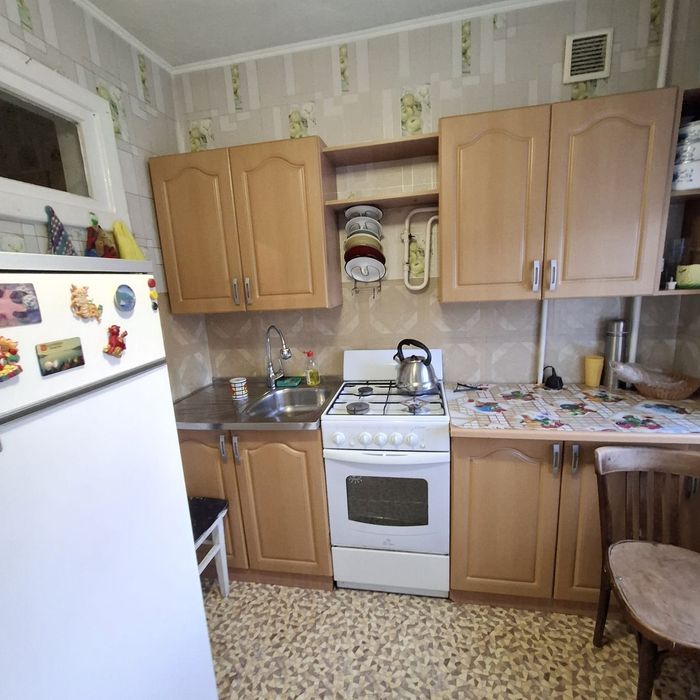 Продам 2 ком квартиру район Уюта