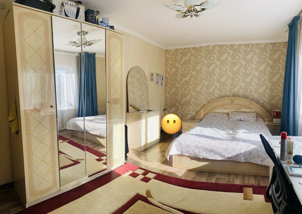 Продам спальный гарнитур