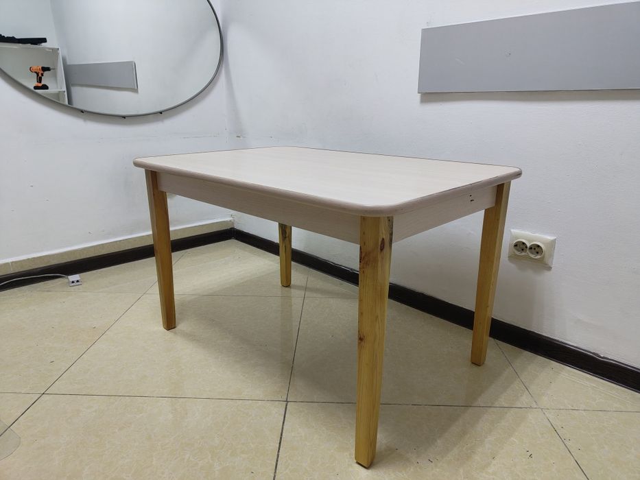 Продам стол детский