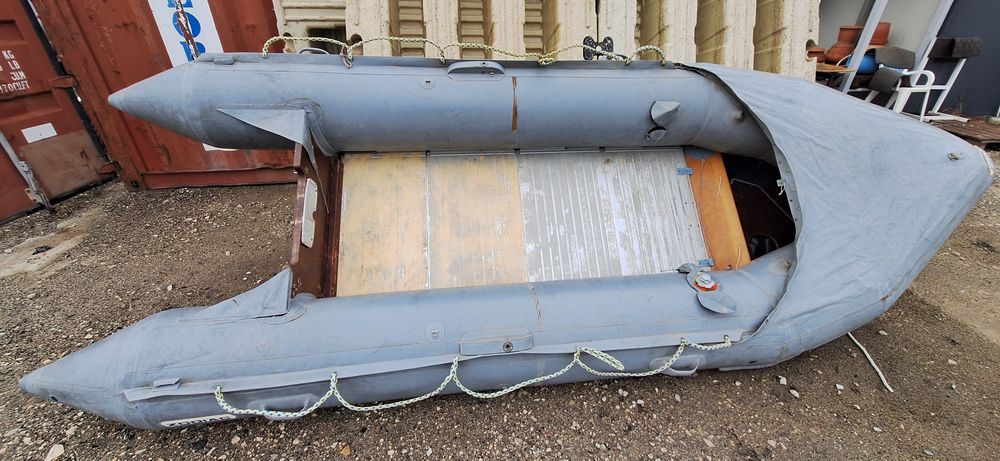 Лодка Zodiac комплект с  двигател 12