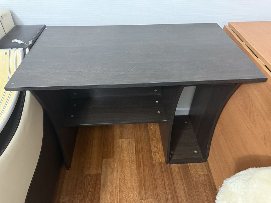 Продается Письменный стол