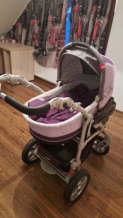 Vând cărucior 2in 1