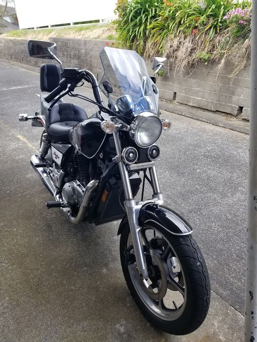 Универсална слюда за мотор мотоциклет