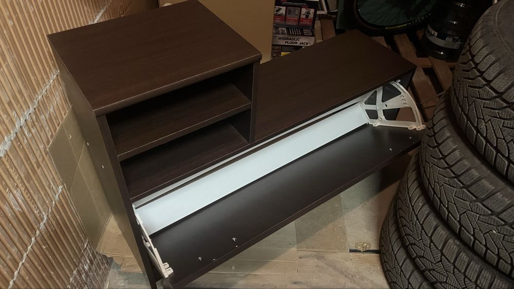 Шкаф за обувки.