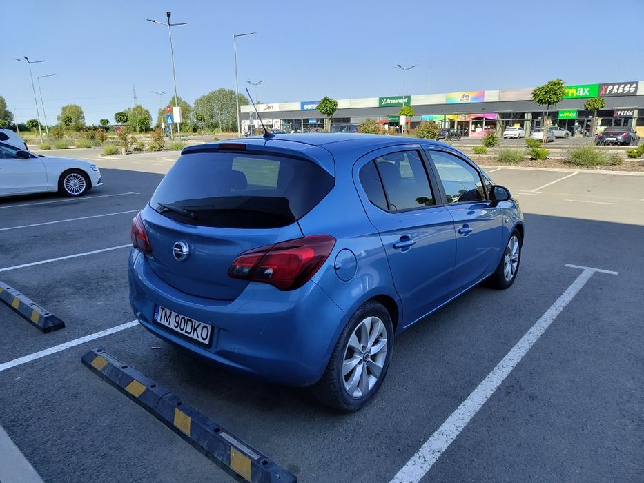 Vând Opel CORSA F
