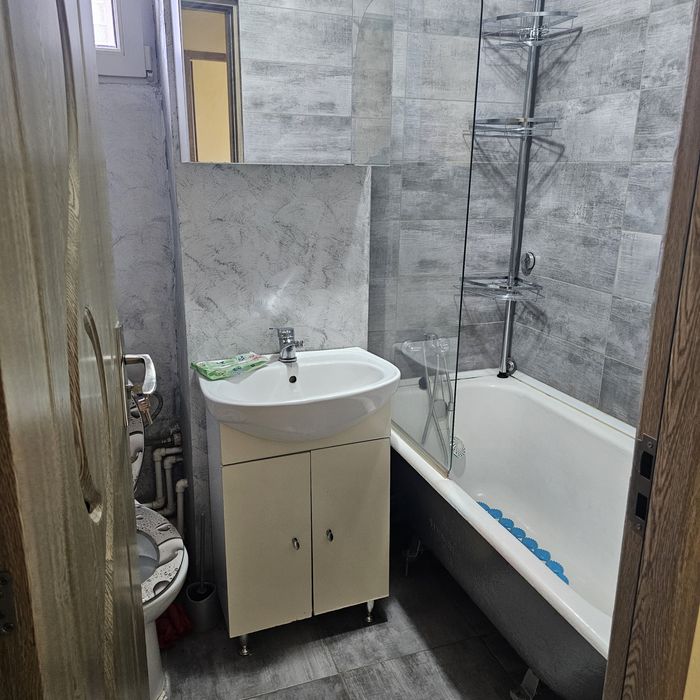 Inchiriez apartament 4 camere cetate -Transilvaniei