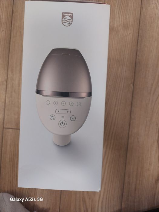 Фотоепилатор IPL Philips Lumea Seria 9000 BRI958/00 и защитни очила