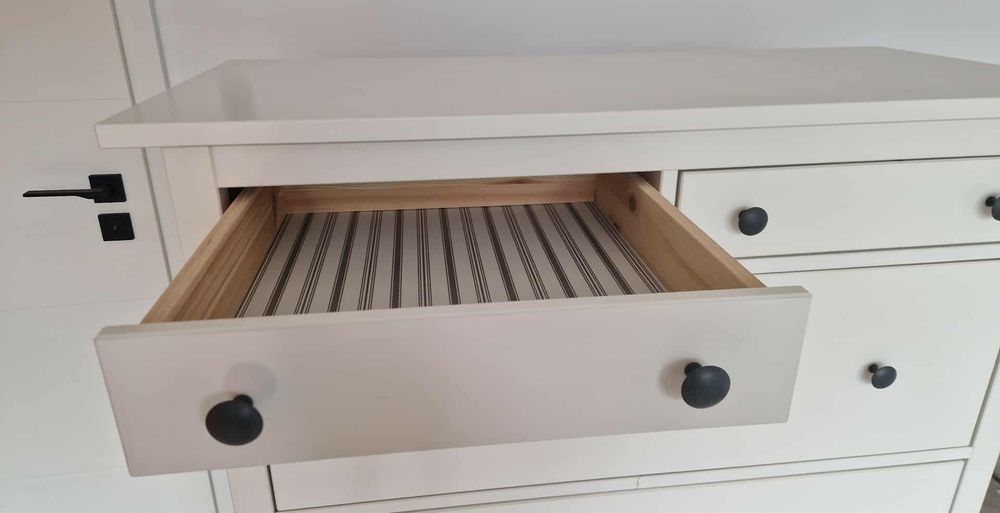 Бял скрин Икеа Hemnes