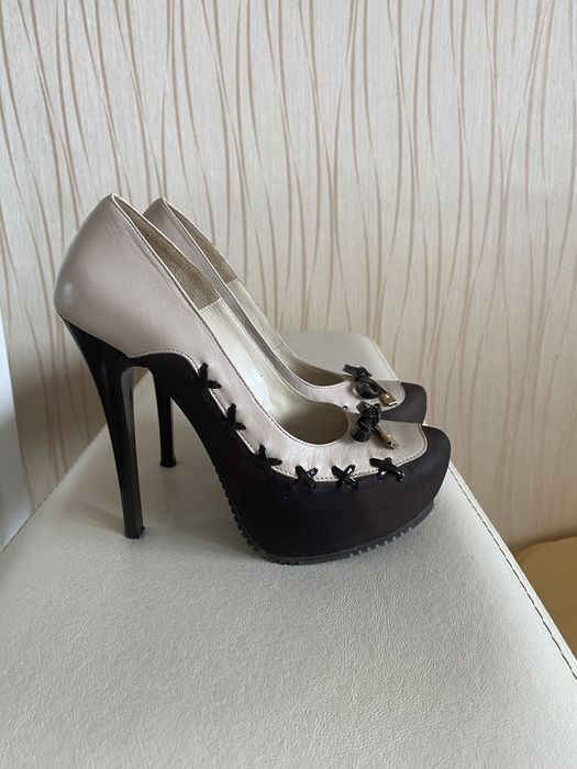 Жеские модельные  туфли -новыа